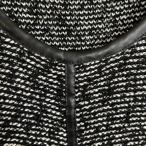 Calvin Klein Tweed dress with contrast piping - Picture 5 of 6